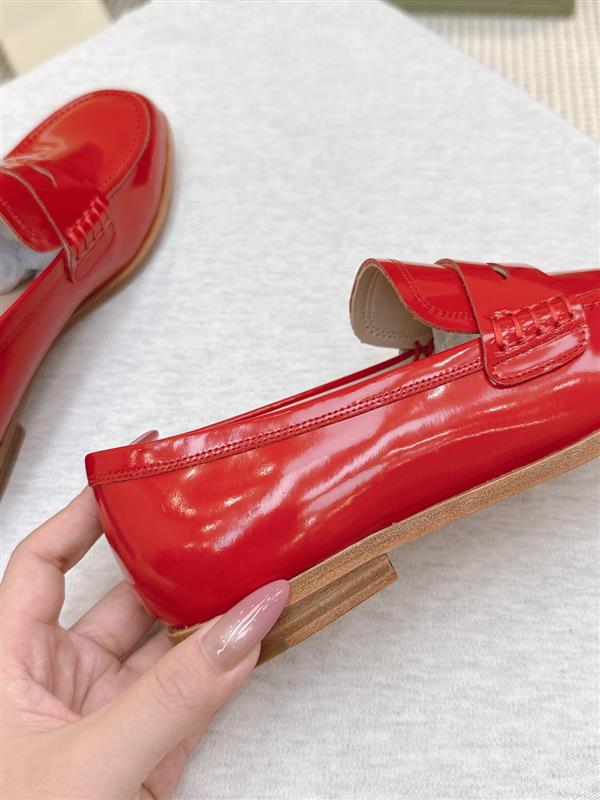 2025112812728448 310